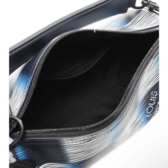 Rare Louis Vuitton
Blue Damier Rush Soft Polochon PM - Picture 6 of 12